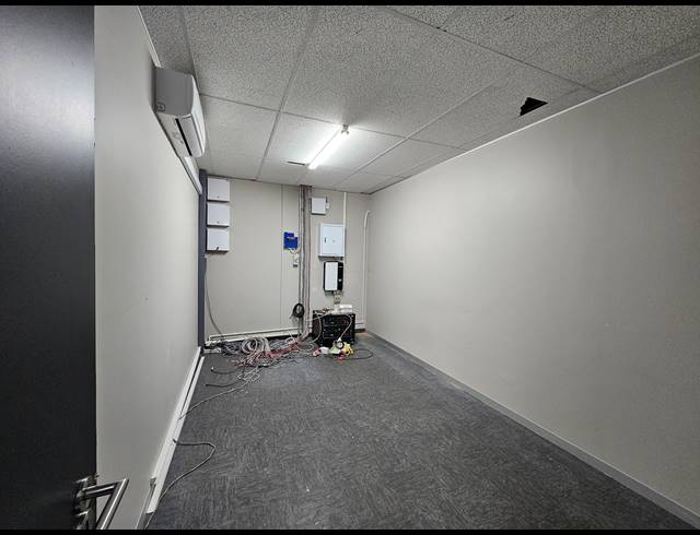 358M² OFFICE TO LET IN BRYANSTON